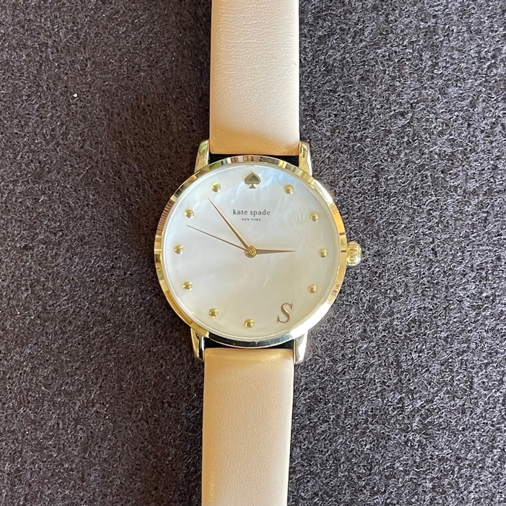 KATE SPADE WATCH.  MOTHER OF PEARL DIAL. LEATHER BAND.  #002